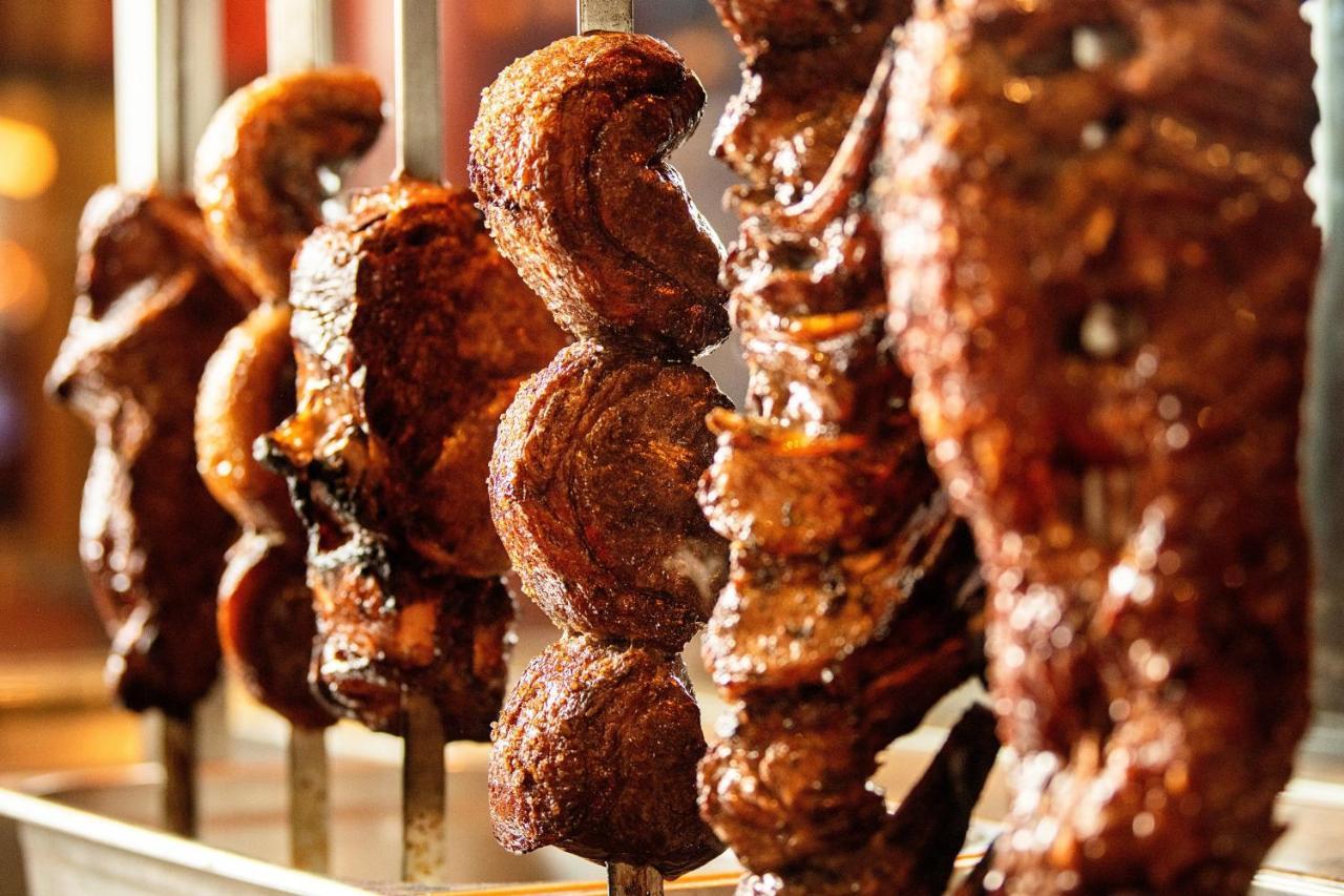 Crowne Plaza Doha - The Business Park By Ihg Hotell Eksteriør bilde Brazilian churrasco