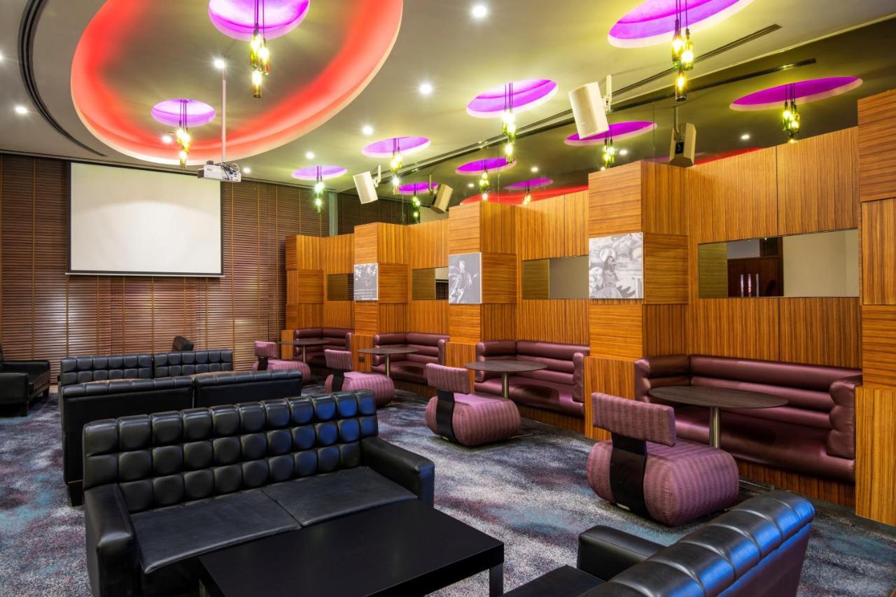 Crowne Plaza Doha - The Business Park By Ihg Hotell Eksteriør bilde The lounge at the airport