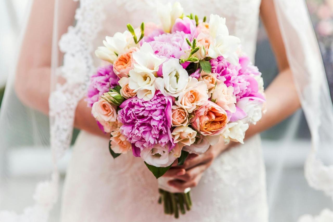 Crowne Plaza Doha - The Business Park By Ihg Hotell Eksteriør bilde A bridal bouquet