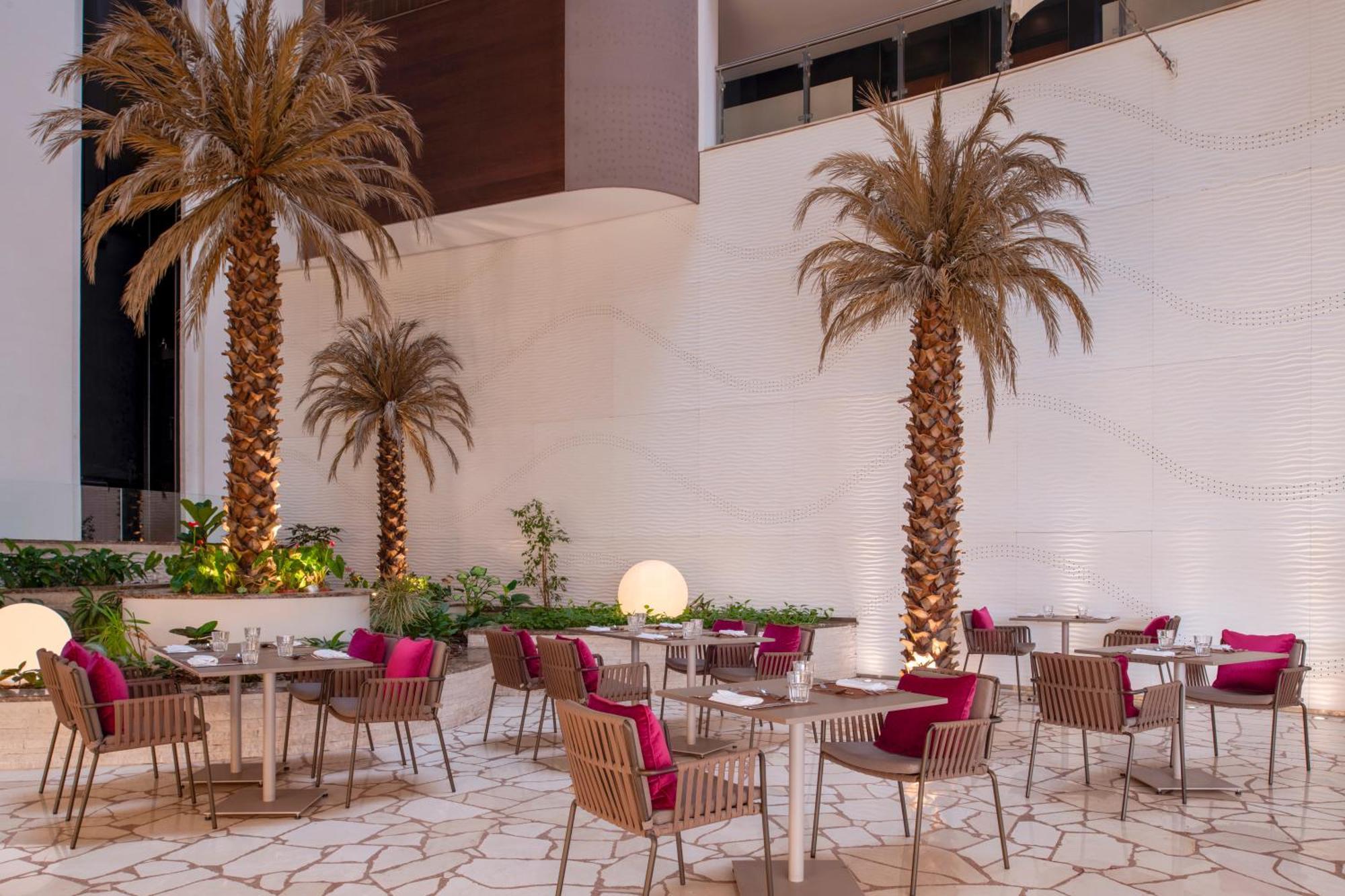 Crowne Plaza Doha - The Business Park By Ihg Hotell Eksteriør bilde The Palm Beach